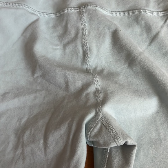 Alo yoga high waisted coast capri powder blue leggings - Picture 6 of 7